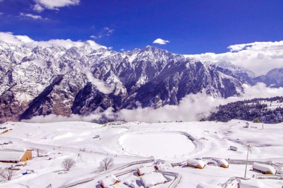 Exploring Auli Throughout Different Weathers