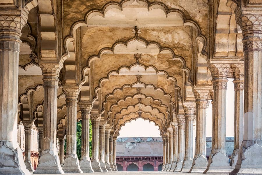 Discover the Most Iconic Tourist Places in Agra