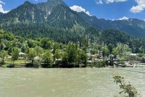 Unforgettable Travel to Kashmir: Top Tips and Destinations